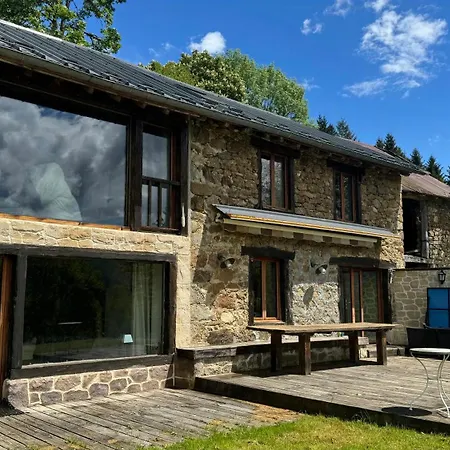 Сasa de vacaciones Renovated Barn With Pyrenees Mountain Views