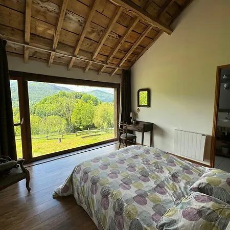 Сasa de vacaciones Renovated Barn With Pyrenees Mountain Views *